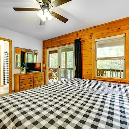 Peaceful Smoky Mountain Cabin With Deck And Fire Pit! Вейнсвілл Екстер'єр фото