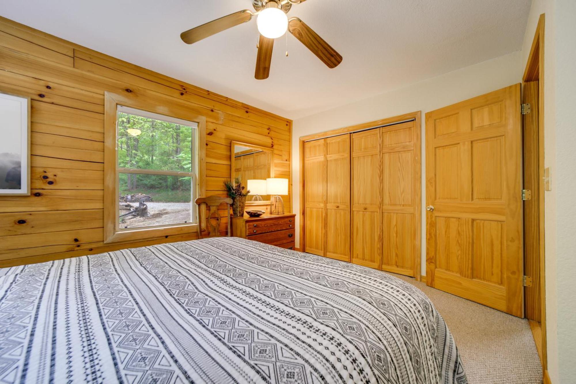 Peaceful Smoky Mountain Cabin With Deck And Fire Pit! Вейнсвілл Екстер'єр фото